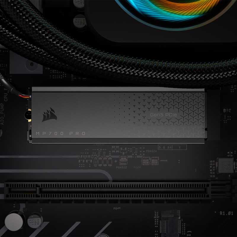 Corsair MP700 Pro NVMe SSD, PCIe 5.0 M.2 Typ 2280 - 2 TB mit Kühlkörper