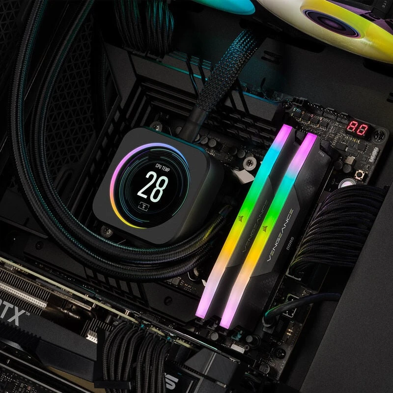 Atminties kortelė telefonui CORSAIR VENGEANCE® RGB 64GB (2x32GB) DDR5 DRAM 6400MT/s CL32 Memory Kit — Juodas