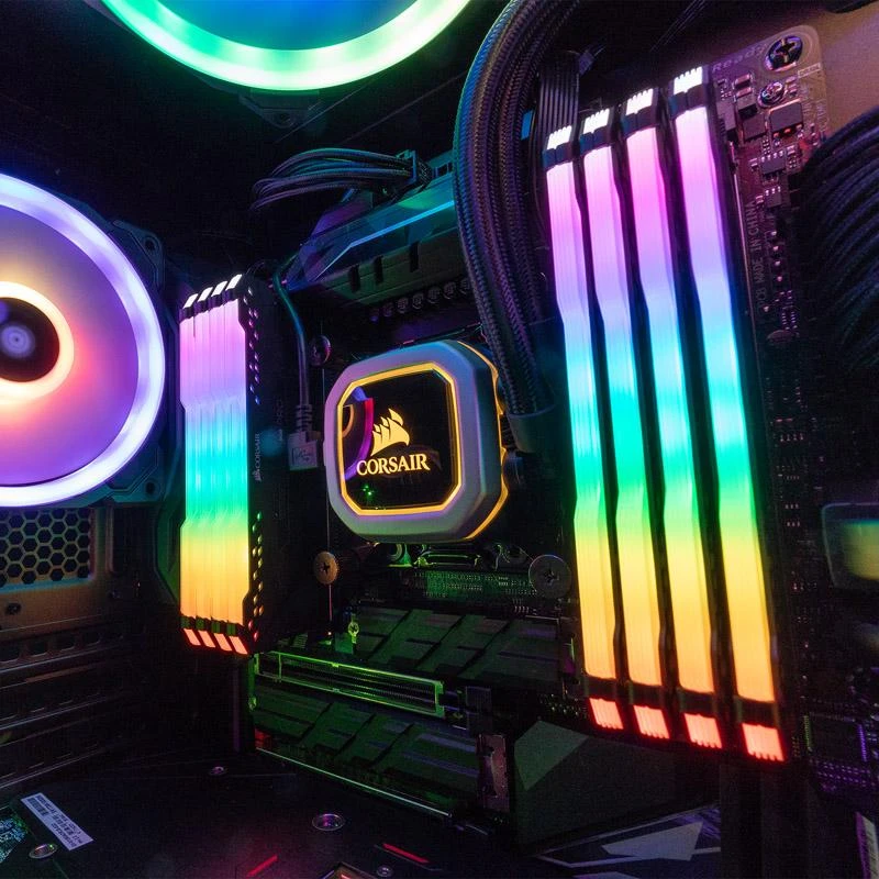 RAM CORSAIR Vengeance RGB PRO 32GB DDR4 3200MHz Unbuffered 16-20-20-38 juodas Šilumos skirstytuvas DIMM