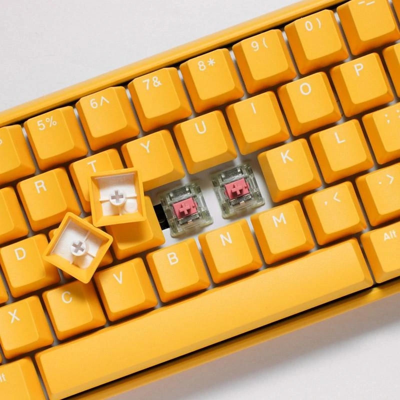Ducky One 3 geltona mini žaidimų klaviatūra, RGB LED – MX-Silent-Raudona