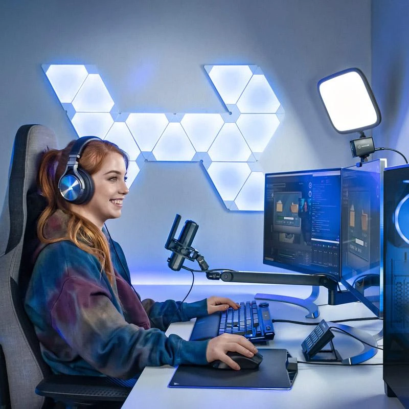 Elgato | Wave Mic Arm | 10AAN9901 | Viršutinės rankos darbo stalo prošvaisa (160 mm); Apatinės rankos darbo stalo prošvaisa (70 mm); Horizontalus siekis (740 mm); Vertikalus sukimas (90 ° aukštyn / 60 ° žemyn (alkūnė); Stalinis spaustukas išplečiamas iki 60 mm | Žemas profilis