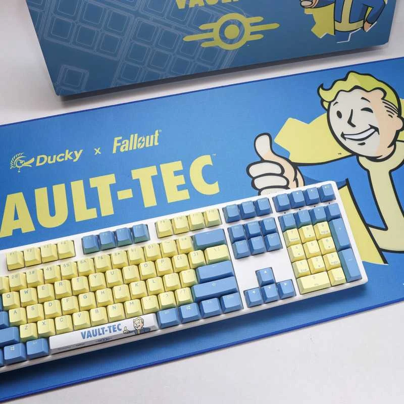King Kits „Ducky x Fallout Vault-Tec Limited Edition One 3“ žaidimų klaviatūra ir pelės kilimėlis – MX mėlyna (JAV)
