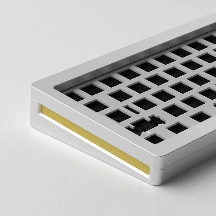 Akko MonsGeek M7 VIA Barebone Žaidimų klaviatūra, 65%, Hot-Swappable, RGB, ANSI išdėstymas – sidabro spalvos