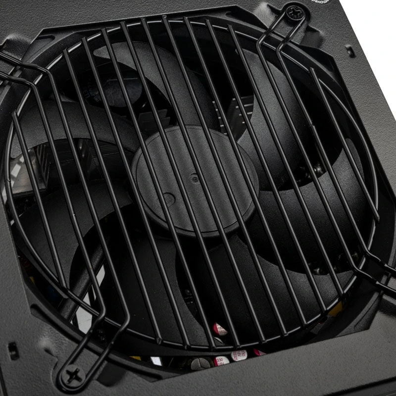 „Kolink Regulator 80 PLUS Gold“ maitinimo blokas, ATX 3.0, PCIe 5.0, modulinis – 750 vatų