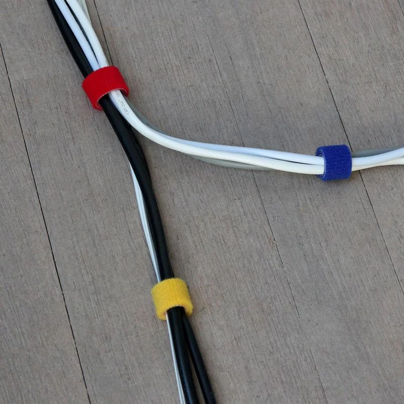 Dvipusė lipni juosta su lipnia juosta „LABEL THE CABLE“ ritinėlis, 4 x 1 m, įvairių spalvų