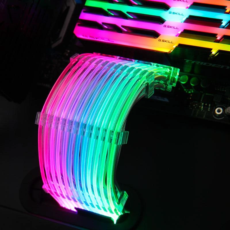 Corp. pried. Lian Li Strimer 24 kontaktų RGB M