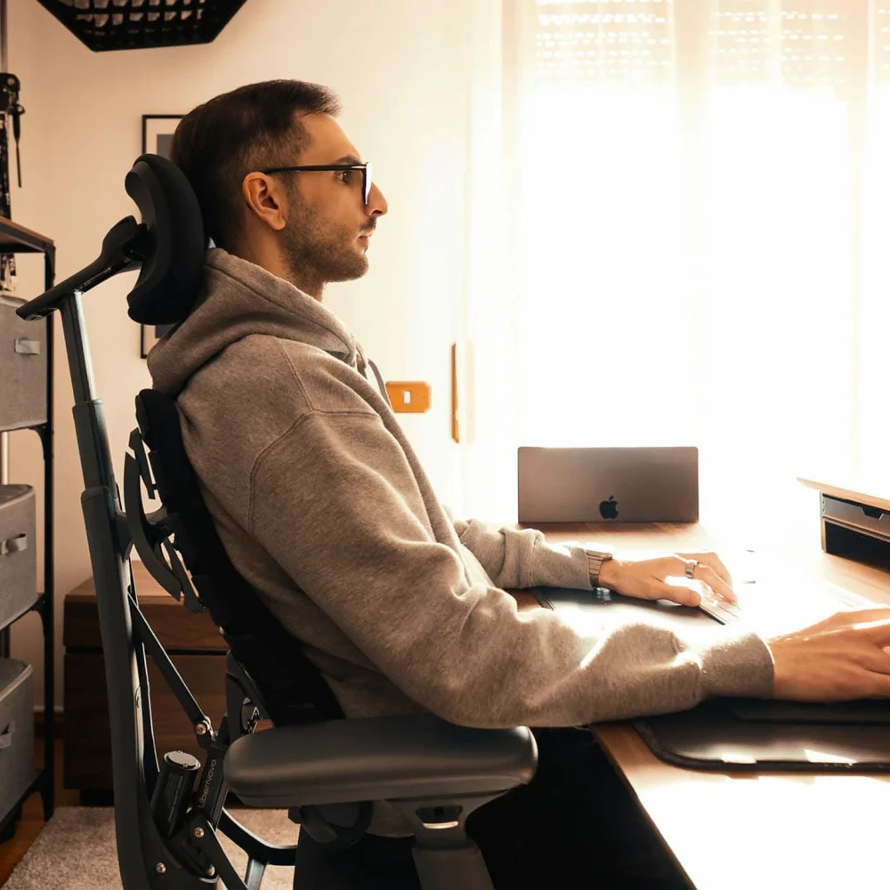 LiberNovo Omni 48 cm ergonominė kėdė (juoda)