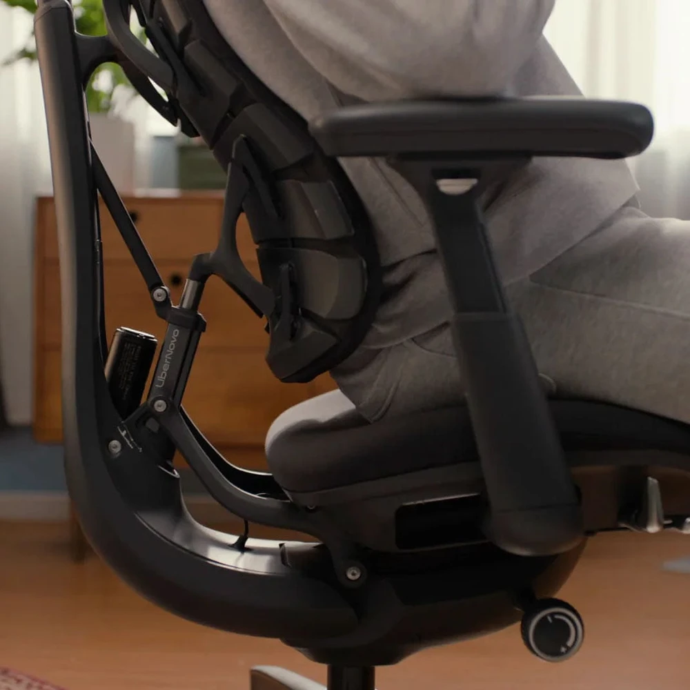 LiberNovo Omni 48 cm ergonominė kėdė (juoda)