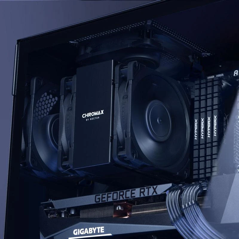 Noctua NA-HC8 Chromax juodas dangtelis kompiuteryje