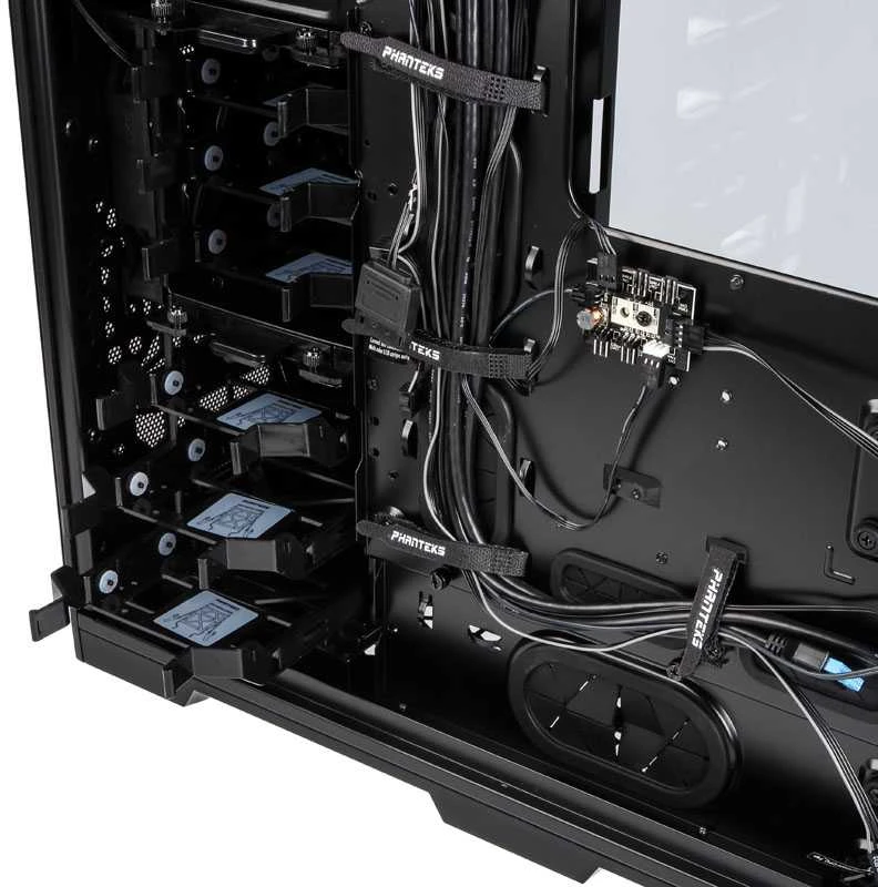 PHANTEKS Enthoo Pro | stiklinis panel