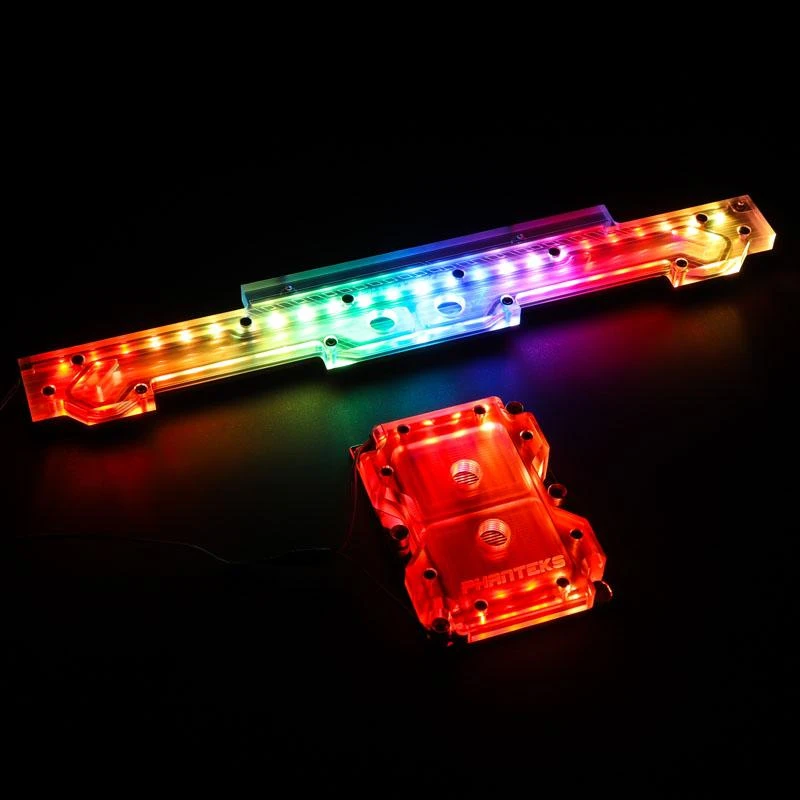 Phanteks Glacier aušinimo rinkinys su RGB apšvietimu