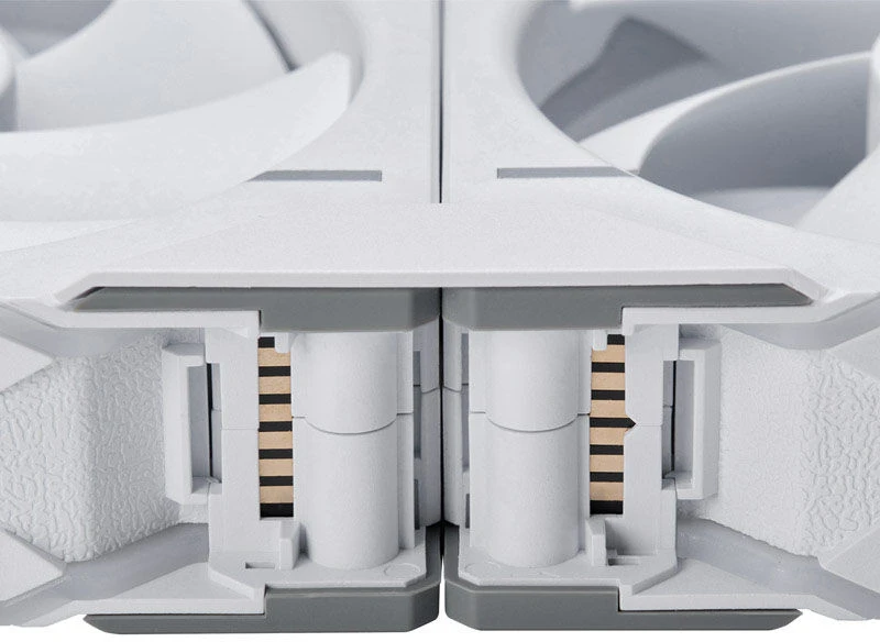 PHANTEKS NV7 - baltas + D30 PWM Reverse Airflow D-RGB fan, 3-pack - 120mm