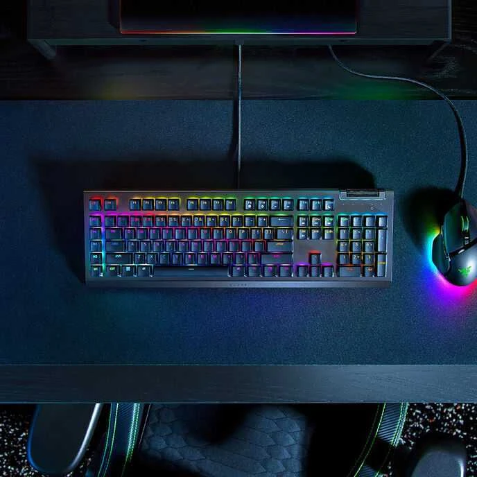 Razer BlackWidow V4 X Gaming -klaviatūra, Full Size, RGB - Žalias Switches, ISO (DE)