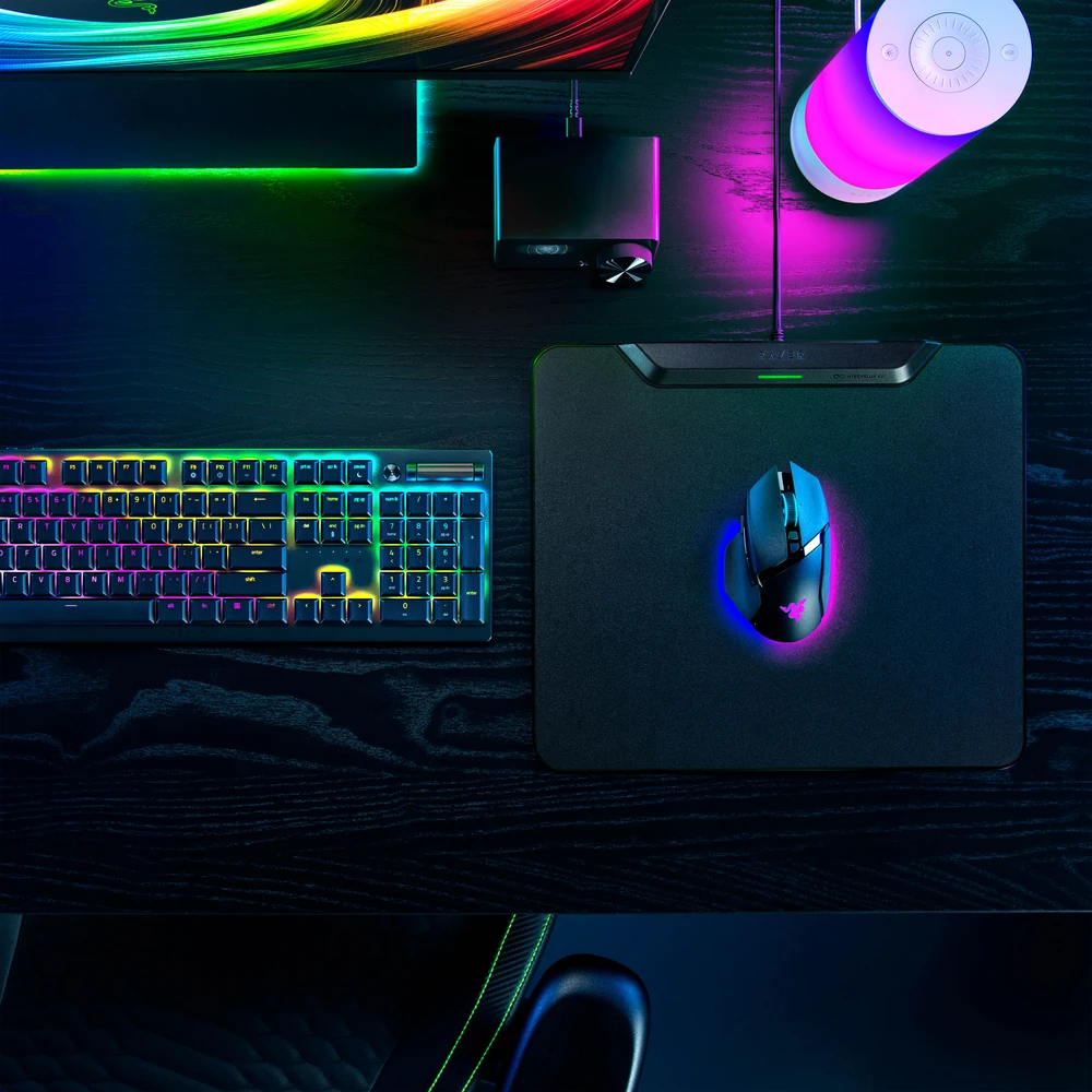 Razer | Wireless Charging Pelės kilimėlis žaidimams and Puck, Hard Edition | HyperFlux V2 Wireless Charging System | Pelės kilimėlis žaidimams | 360 x 311 mm | Juodas