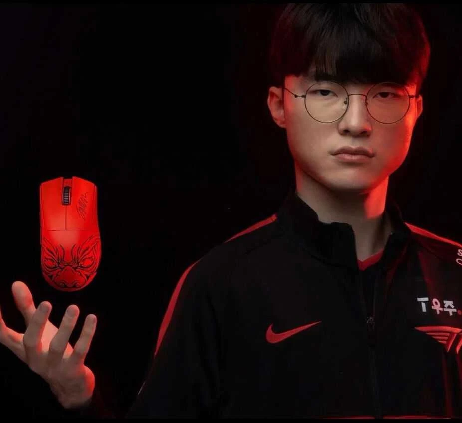 Razer | Viper V3 Pro | Pelė žaidimams | Wireless/su laidu | Faker Edition