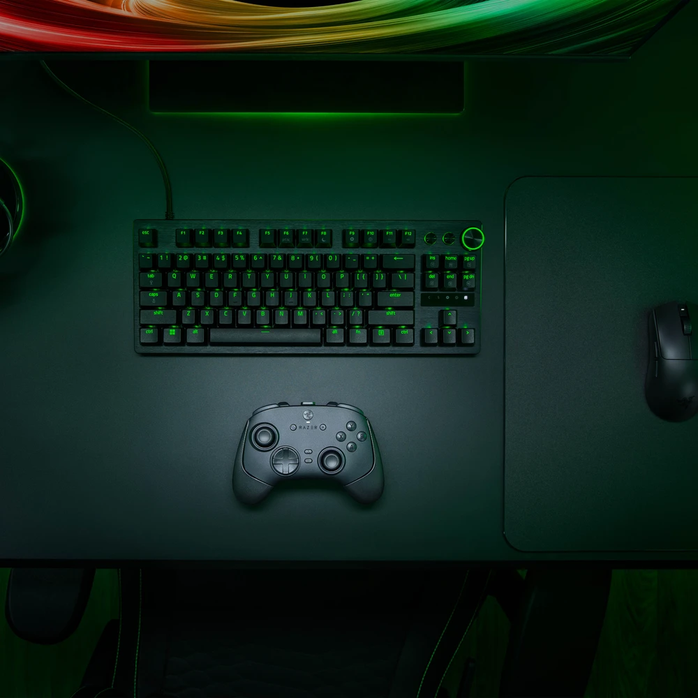 Razer „Wolverine V3 Pro 8K“ kompiuteris