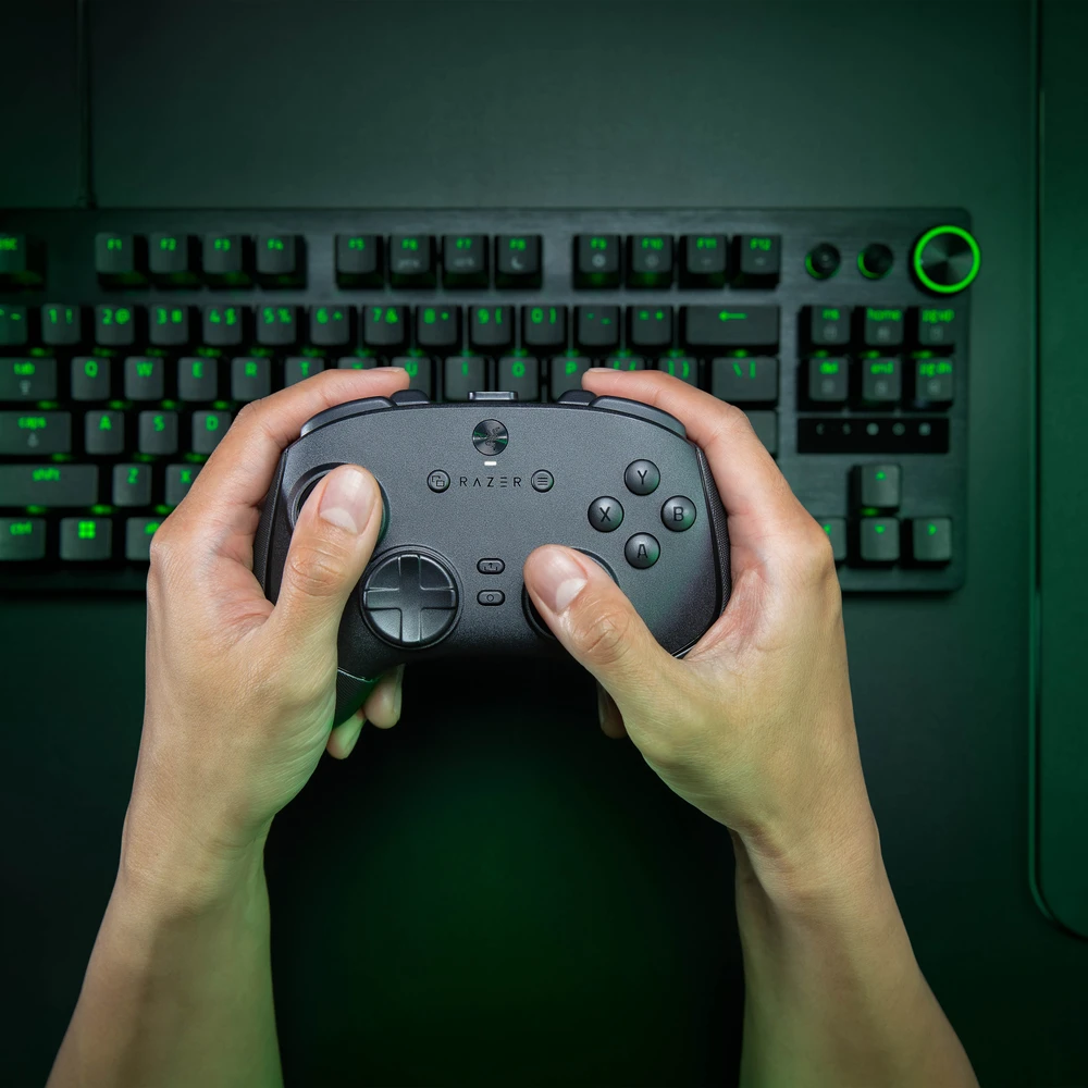 Razer „Wolverine V3 Pro 8K“ kompiuteris