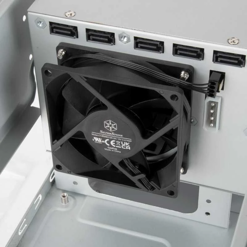 „SilverStone SST–CS351B SAS–12G–/SATA–6G“ jungtis NAS