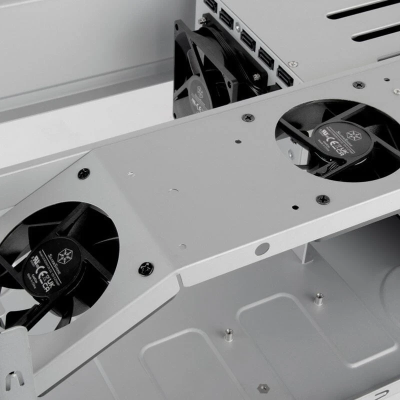 „SilverStone SST–CS351B SAS–12G–/SATA–6G“ jungtis NAS