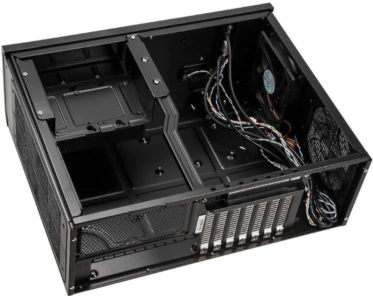 SilverStone SST–GD10B Grandia Desktop – juoda