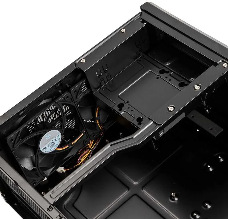 SilverStone SST–GD10B Grandia Desktop – juoda