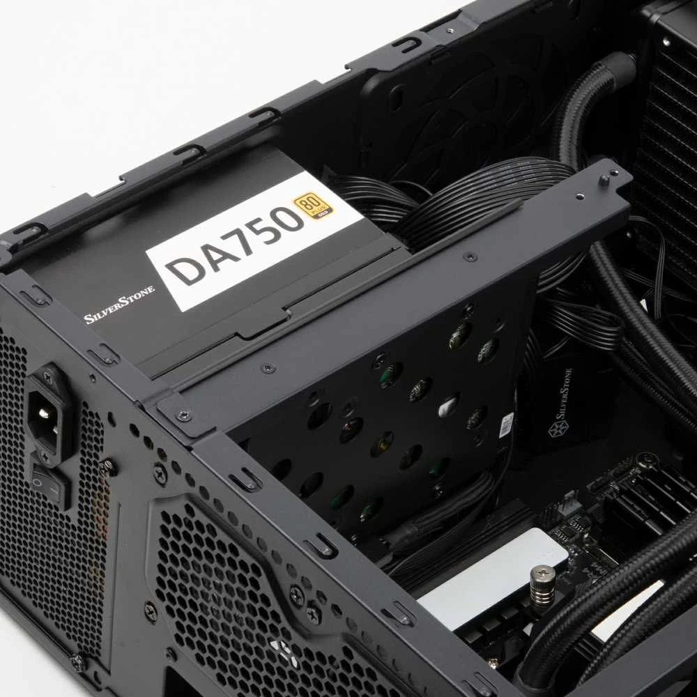 SilverStone SST-GD11B – Grandia Airflow Desktop – juodas