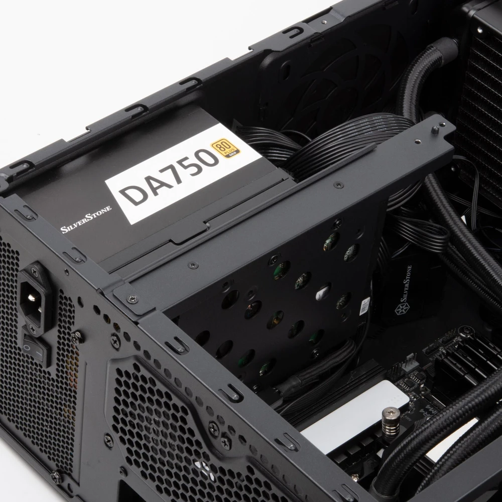 SilverStone SST-GD11B – Grandia Airflow Desktop – juodas