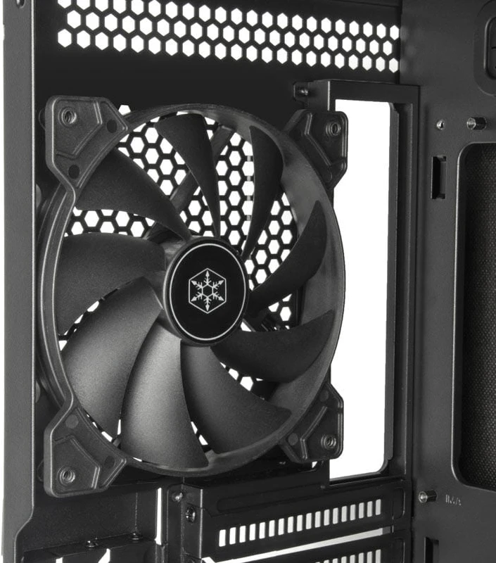 „SilverStone SST–SEQ1B SETA Q1 Midi–Tower“ – juoda