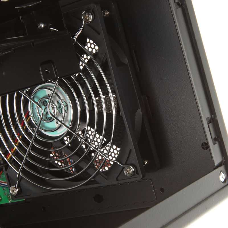 SilverStone Sugo 05 Kompiuterio važiuoklė USB 3.0 x2, Mic x1, Spk x1, juodas, SFF, Maitinimo šaltinis yra Ne