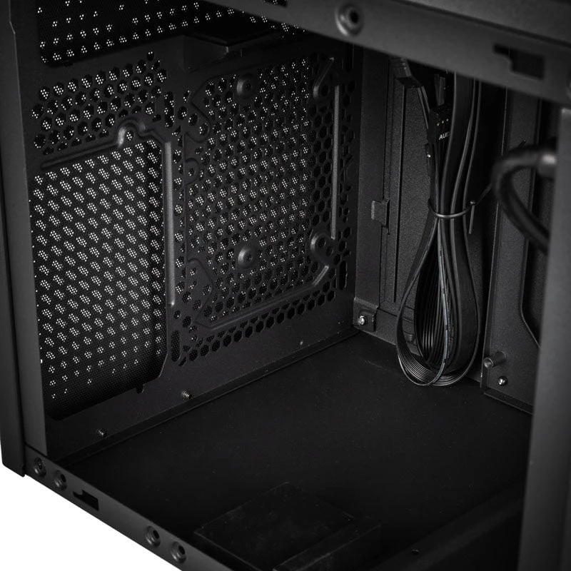„SilverStone SST–SG16B Mini–ITX“ korpusas – juodas