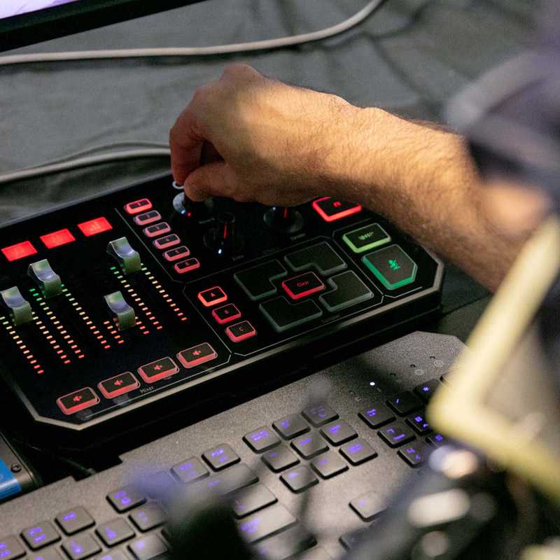 TC Helicon GO XLR – maišytuvas ir sempleris transliacijoms