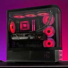 Thermaltake TH360 V3 ARGB kompiuteryje su raudonu apšvietimu