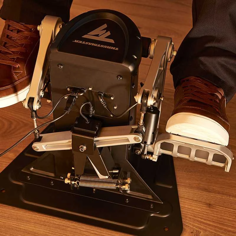 Thrustmaster | TPR švytuoklinis vairas