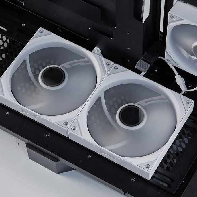 TRYX ROTA PRO 140 mm ventiliatoriai korpuse