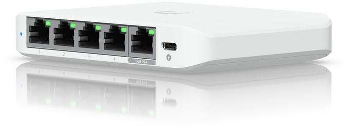 Šakotuvas UBIQUITI COMPACT, 5 PRIESTŲ 2,5G JUNGIKLIS, GALIMAS MAITINTI SU POE ARBA USB-C ADAPTERIU.