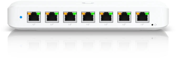 Šakotuvas UBIQUITI UniFi Switch Ultra 210 W / 8 privatumas / 2 jungikliai / 1 PoE++ lizdas / 7 PoE / PoE+ jungiklis / USW-Ultra-210 W