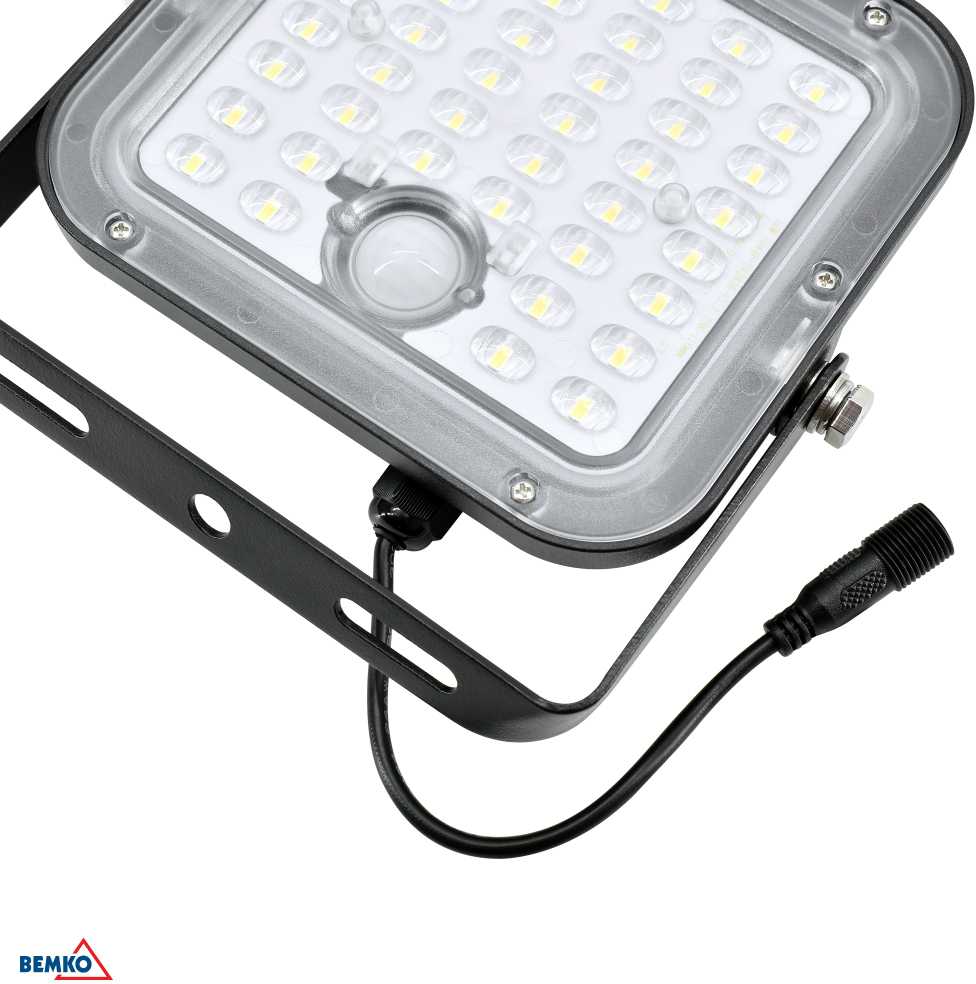Bemko 10W LED įkraunamas prožektorius su saulės baterija ir judesio davikliu, juodas, 4000K, IP65