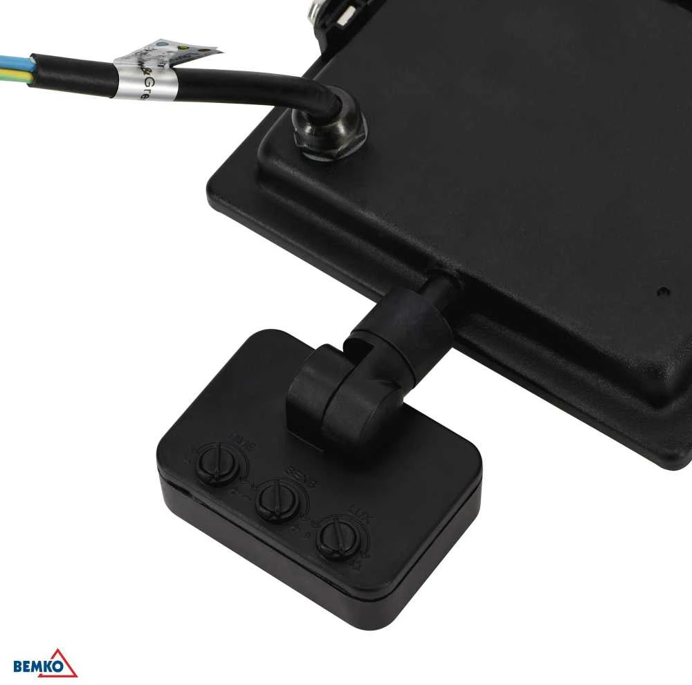 Bemko 10W LED prožektorius su judesio davikliu KASTEL, juodas, 4000K, IP65, 120°