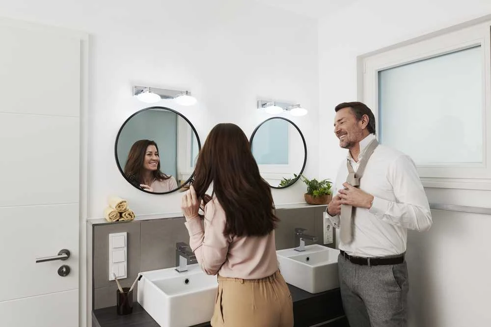 Sieninis šviestuvas Ledvance 12W paviršinis vonios šviestuvas, sidabro sp., 3000-6500K, išmanus+WiFi valdymas
