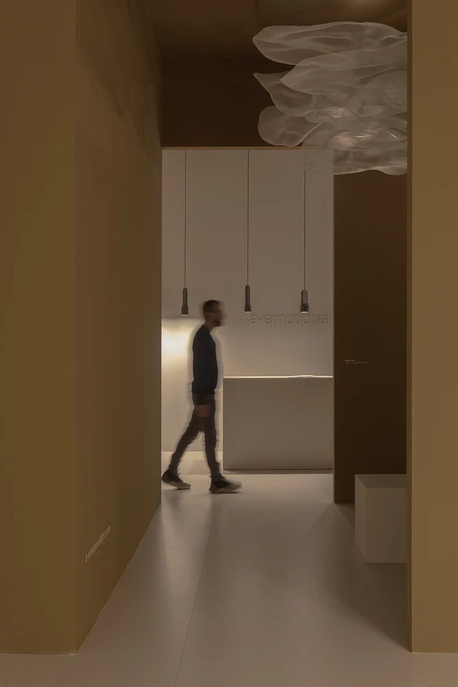 16W LED pakabinamas šviestuvas BRETEMA MEDIUM, baltas, 2700K, dimeriuojamas, be lubinio pagrindo