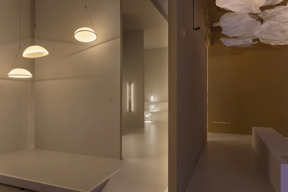 16W LED pakabinamas šviestuvas BRETEMA MEDIUM, baltas, 2700K, dimeriuojamas, be lubinio pagrindo