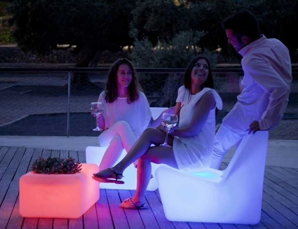 1W LED įkraunamas šviestuvas - stalas TARIDA TAB, baltas, 6000K/RGB, IP43, su USB jungtimi, dimeriuojamas