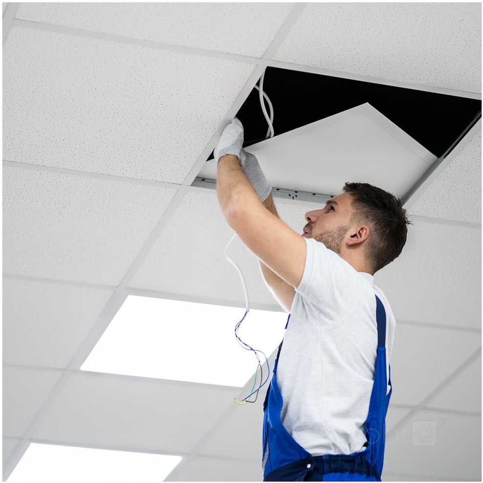 25/36/40W LED panelė CAPRI, balta, 3000/4000/5700K, 30x120cm, IP44, UGR19