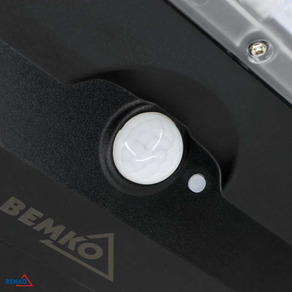 Bemko 25W LED gatvės šviestuvas su saulės baterija ir judesio davikliu, juodas, 4000K, IP65