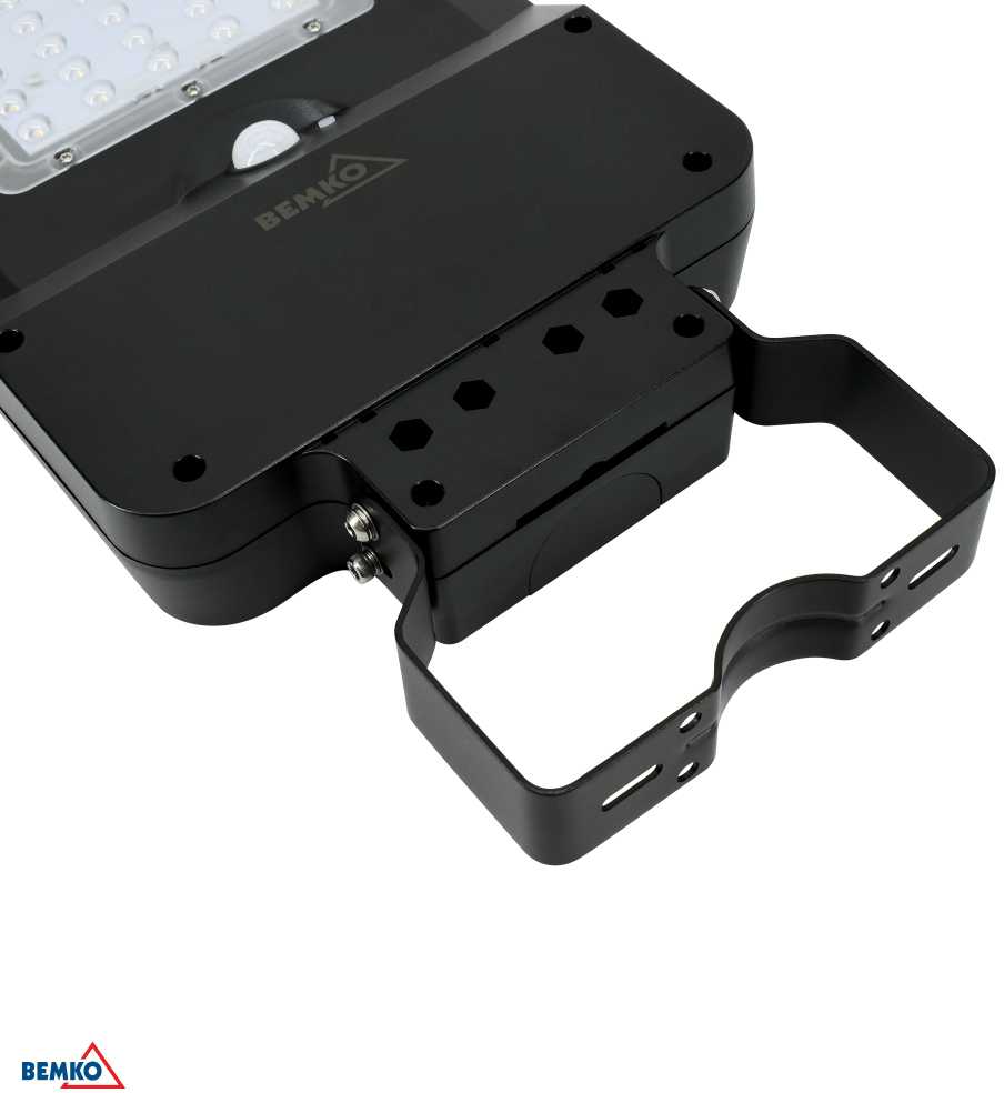 Bemko 25W LED gatvės šviestuvas su saulės baterija ir judesio davikliu, juodas, 4000K, IP65