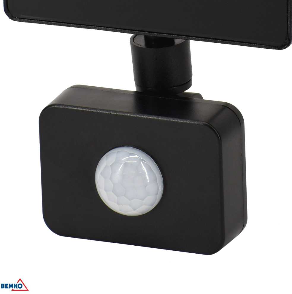 30W LED prožektorius su judesio davikliu KASTEL, juodas, 4000K, IP65, 120°