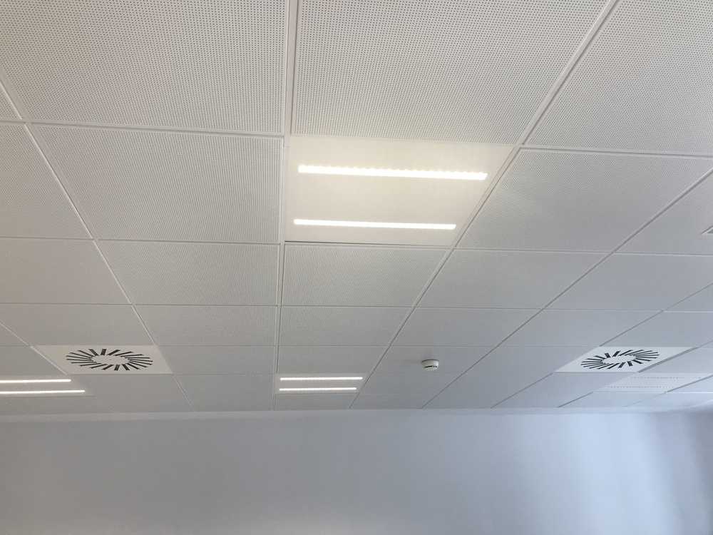 Ledvance 33W paviršinė/įleidžiama panelė IndiviLED, balta, 4000K, 60x60cm, dimeriuojama