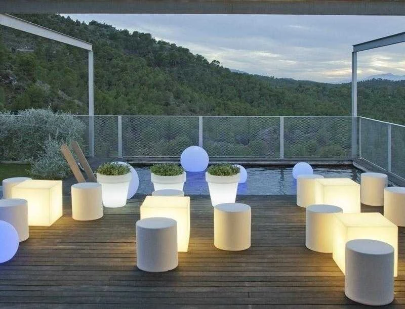 New Garden 7W LED pastatomas lauko šviestuvas - stalas CUBY 32, E27, A60, baltas, 6000/6500K, IP65, parduodamas su lempute