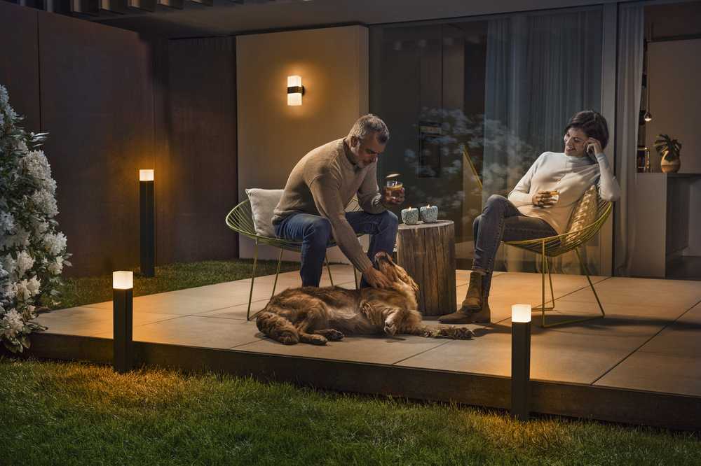 Sieninis šviestuvas Ledvance 9,5W LED šviestuvas SMART+ WIFI CUBE, tamsiai pilkas, 3000K, reguliuojamos RGB spalvos, 80cm