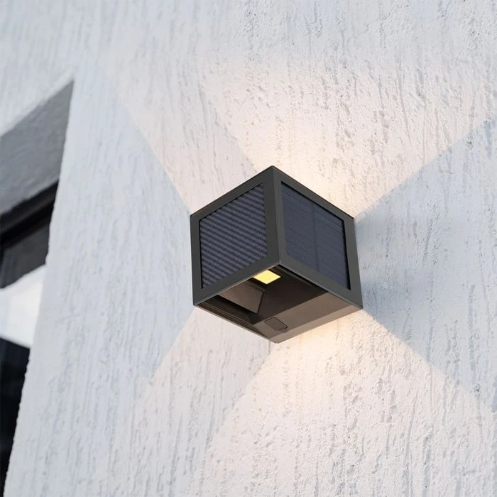 Sieninis šviestuvas 9W LED sieninis įkraunamas šviestuvas su saulės baterija ir judesio davikliu, juodas, 3000/4000/6000K, IP65